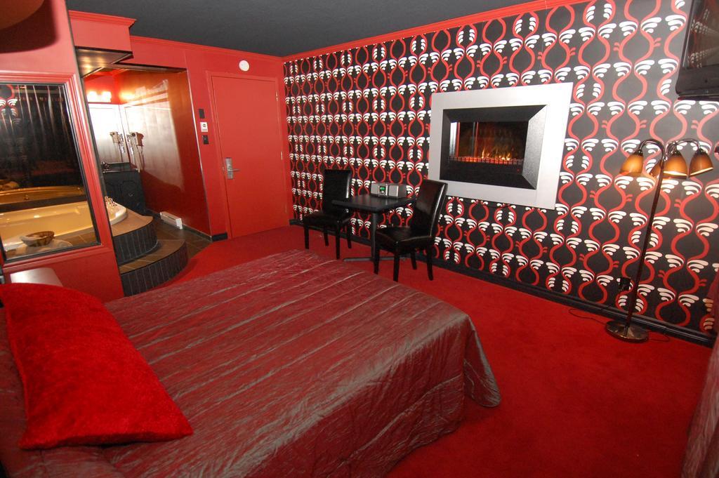 Motel Capri Et Suites 레팡티니 외부 사진