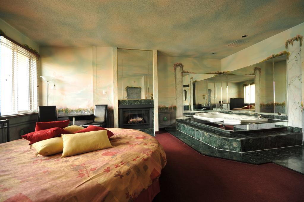 Motel Capri Et Suites 레팡티니 외부 사진