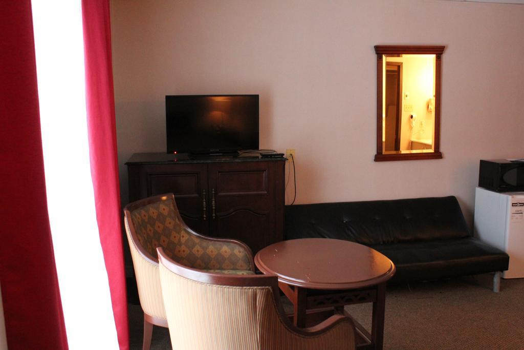 Motel Capri Et Suites 레팡티니 외부 사진