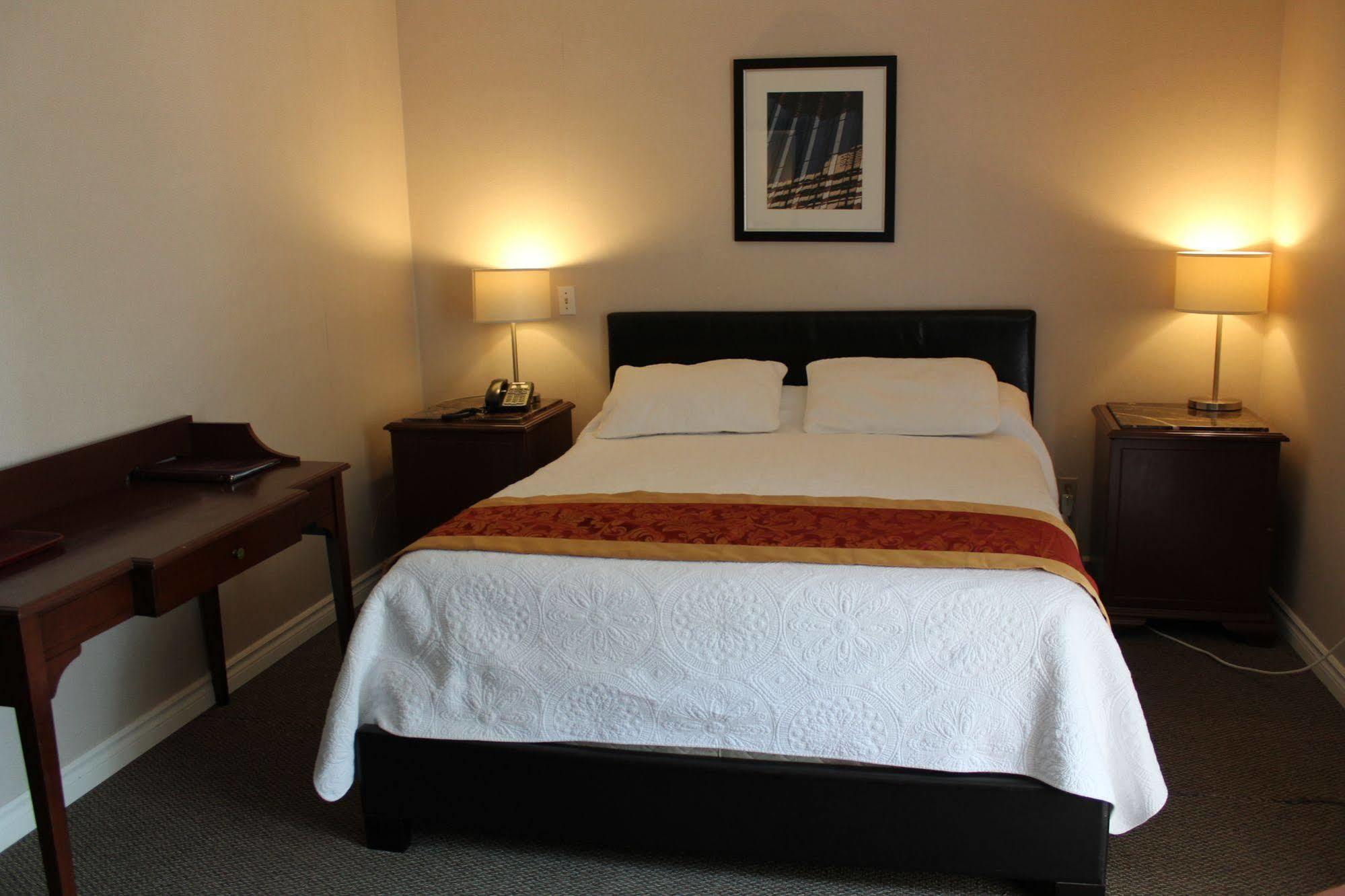 Motel Capri Et Suites 레팡티니 외부 사진