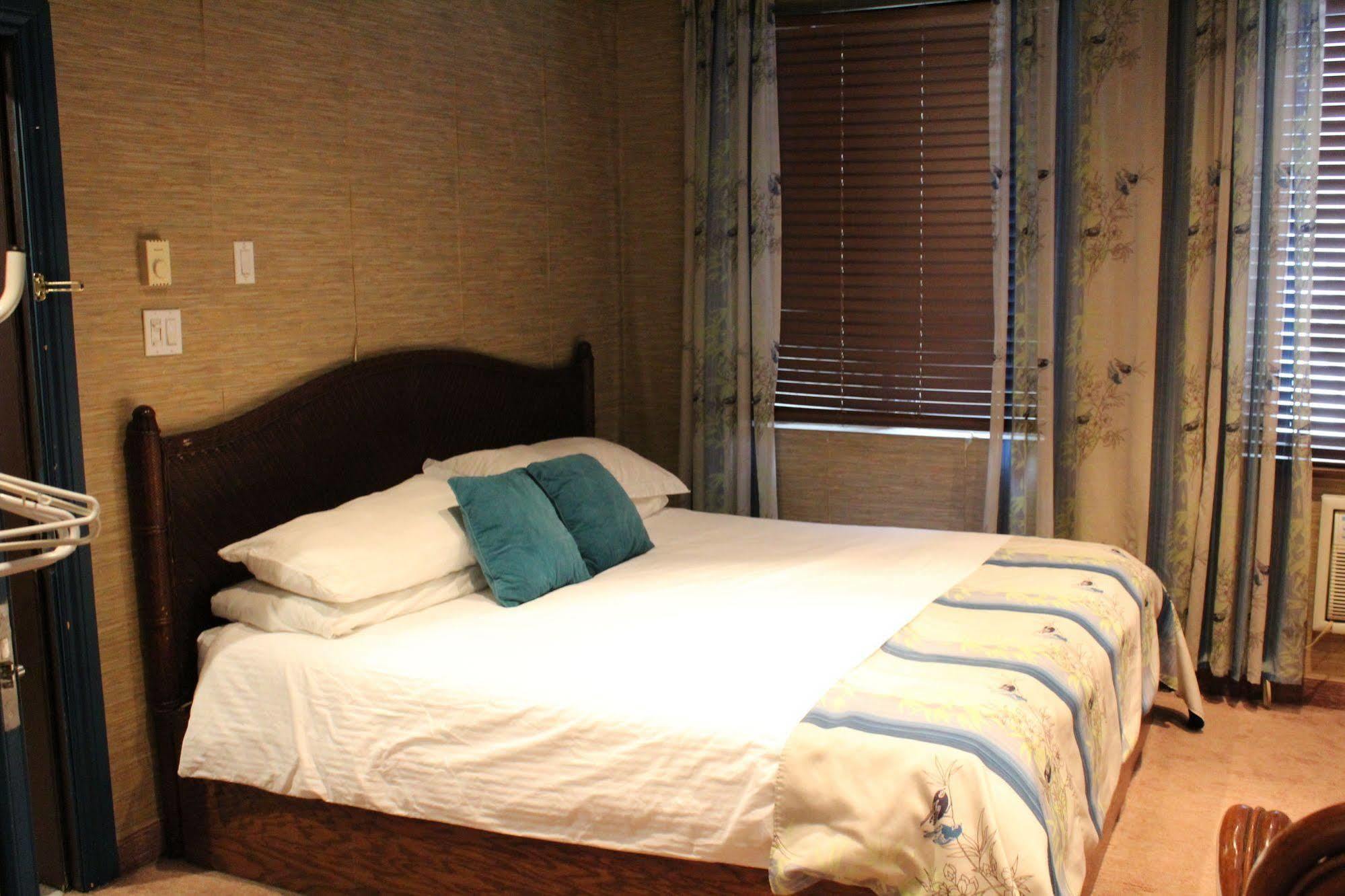 Motel Capri Et Suites 레팡티니 외부 사진